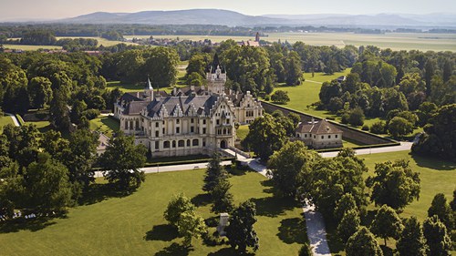 Schloss Grafenegg mit Park